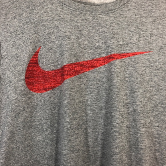 The Nike Tee. Dri-Fit Gray. Athletic Cut. Small - Picture 2 of 5
